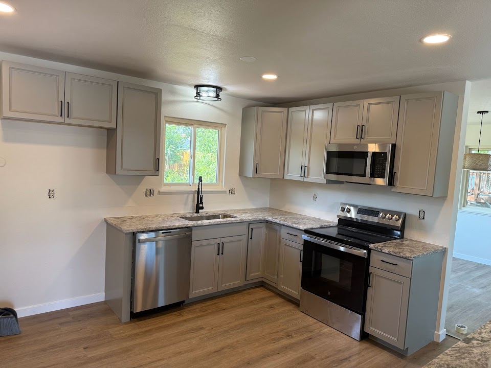 Real finished kitchen installation by Yovani's Repair LLC